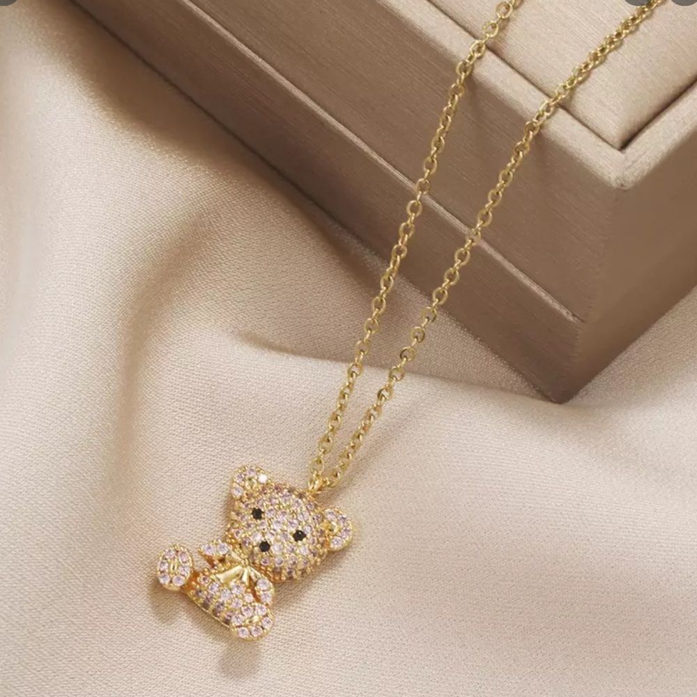 ‎GOLDTONE TEDDY BEAR NECKLACE